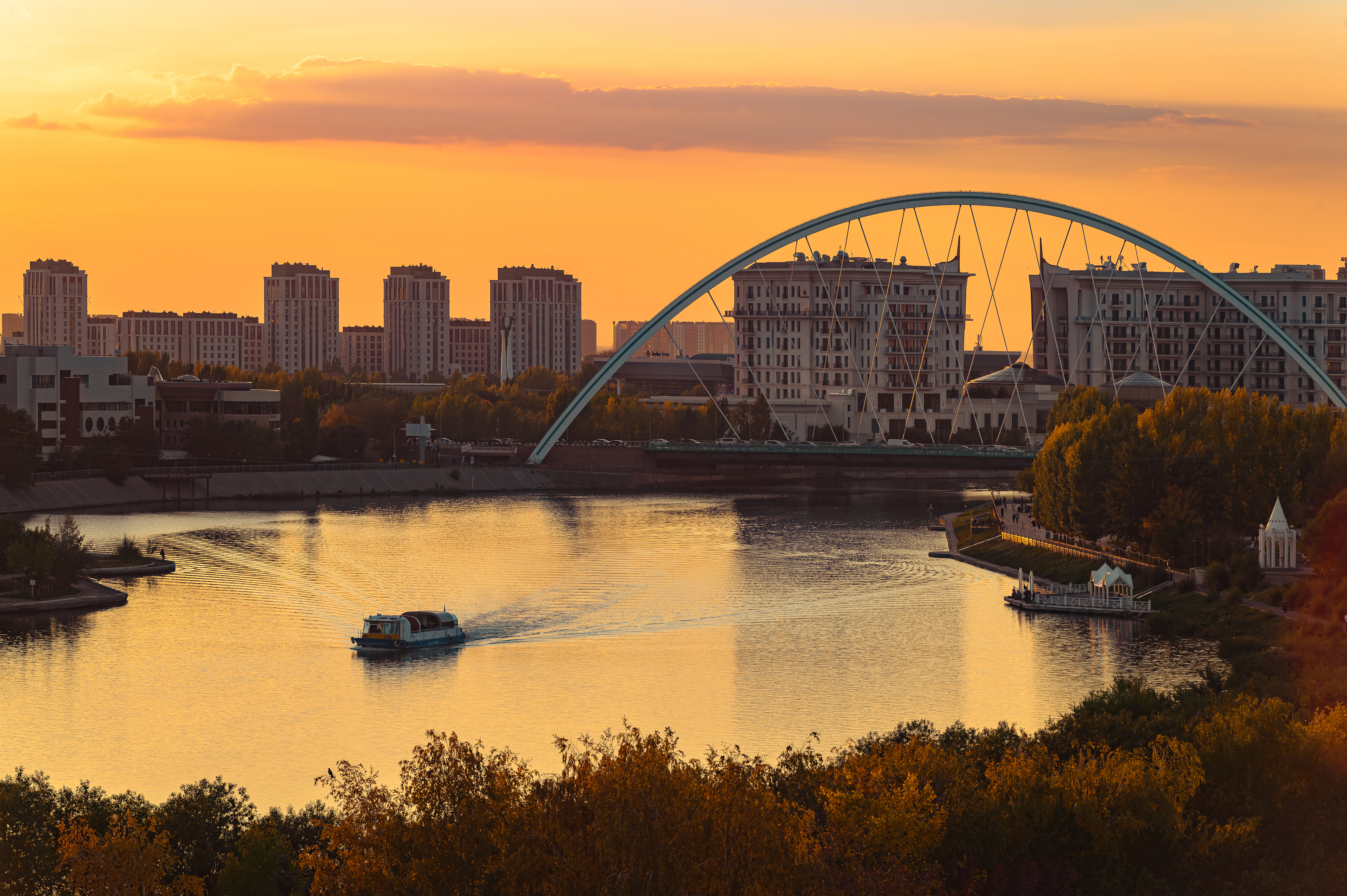 Пешеходная зона Demalys Promenade в Нур-Султане Пешеходная зона Demalys Promenade